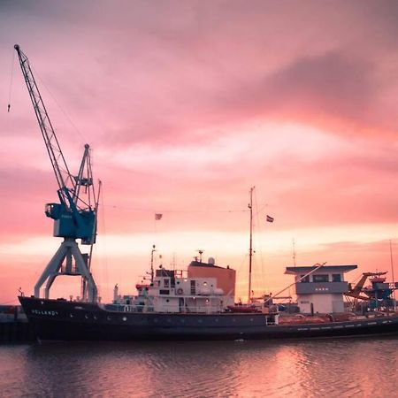 Unieke Woonboot In Harlingen Apartment Bagian luar foto