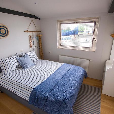 Unieke Woonboot In Harlingen Apartment Bagian luar foto