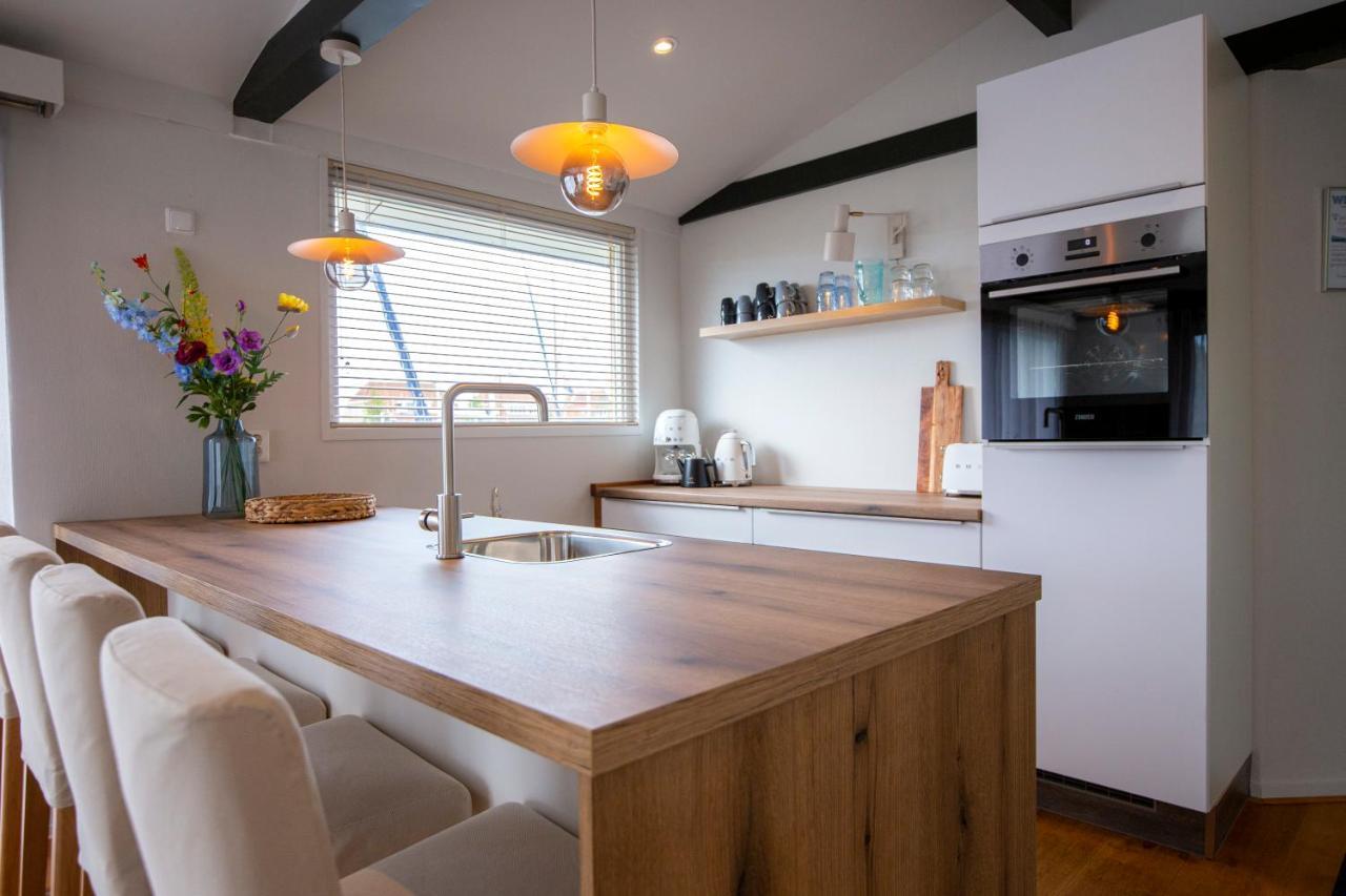 Unieke Woonboot In Harlingen Apartment Bagian luar foto
